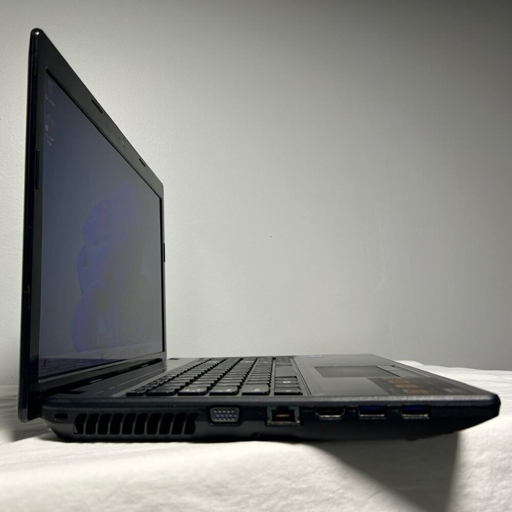 Lenovo G580 Laptop - Intel Core i3 | 500GB HDD | 4GB RAM | Windows 11 Pro - Picture 3 of 9